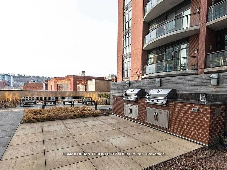 118 King St E #621 — Photo 30