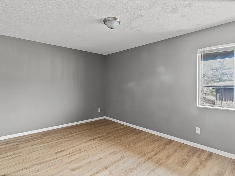 2903 Freeman Ave — Photo 10