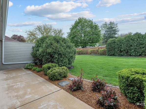 53 Fallcreek Cir #35, Montgomery, IL 60538