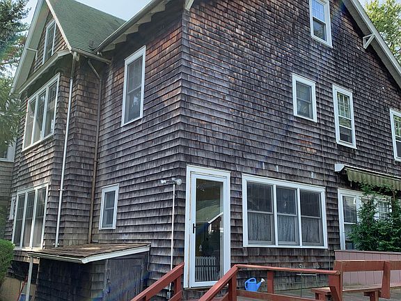 2nd image of 148 Franklin Ave