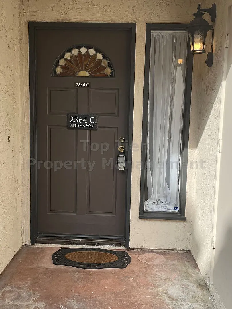 **Beautiful 2 bed / 2.5 bath Town Home in Carlsbad La Costa - Available 10/26** — Photo 2