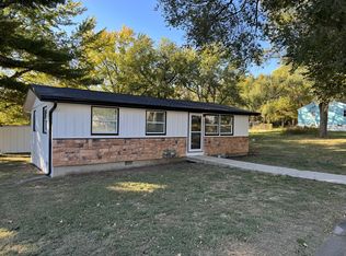 401 N Armstrong St, Pleasant Hill, MO 64080