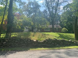 250 Lauer Rd, Poughkeepsie, NY 12603