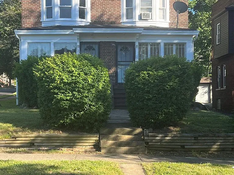 3244-3246 Sycamore Rd — Photo 2