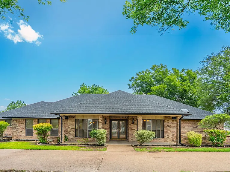 4501 Ridge North Rd — Photo 3