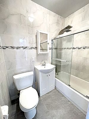 4th image of 201 E 104th St APT 4C