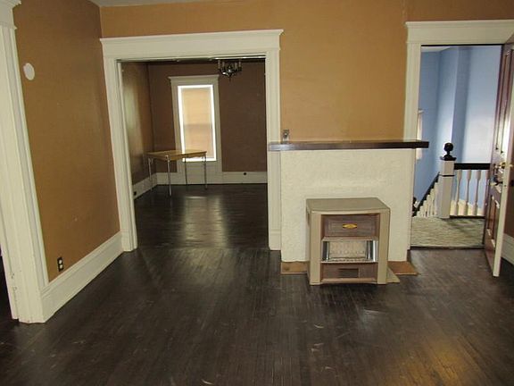 2nd image of 85 Bowen St #2