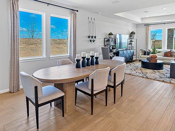 5th image of 105 Shore Hill Cir