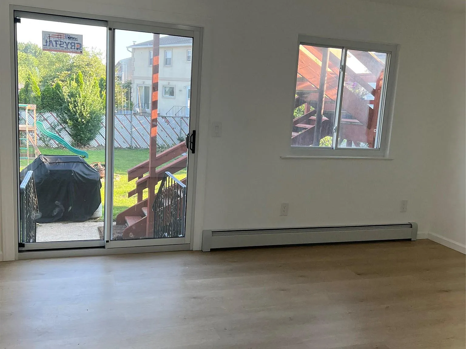 3 bed, 1.0 bath, 900 sqft, $3,200 — Photo 4