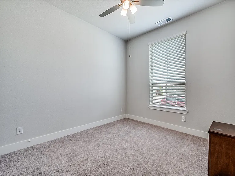 4713 Honeysuckle Ct — Photo 18