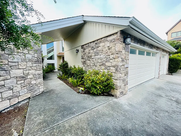 2 Greenbrier Ct — Photo 3