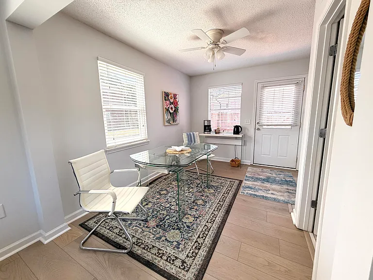 415 Parkdale Dr #6A — Photo 10