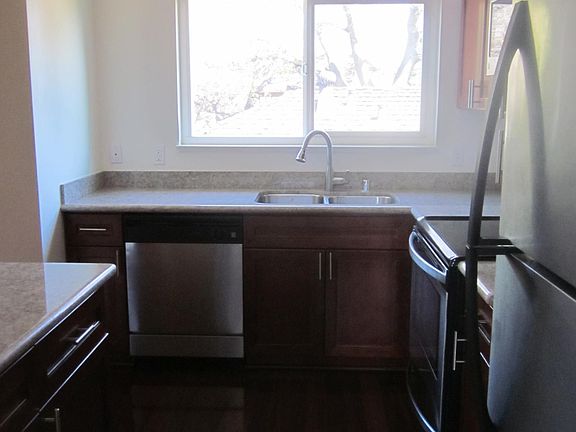 4th image of 825 Live Oak Ave #E