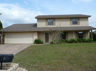 911 NW Becontree Pl, Lawton, OK 73505