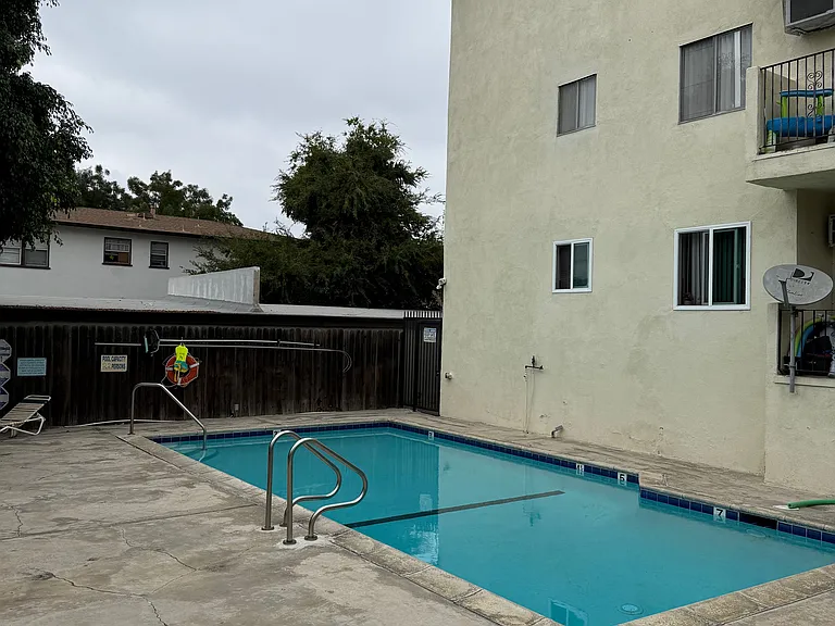 Royal Wyandotte Apartments — Photo 16
