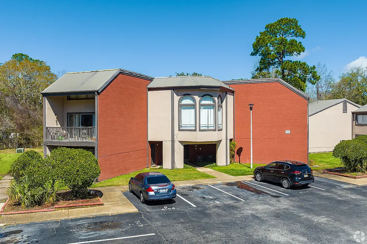 Compass Pointe Apartments — Photo 1