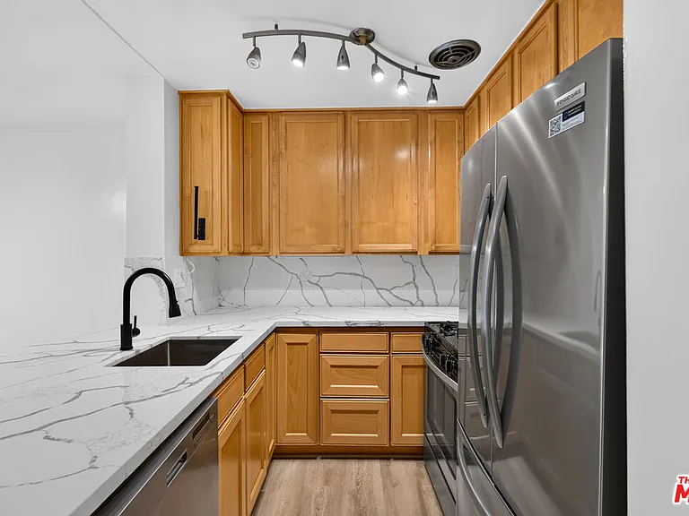 6305 Green Valley Cir #115 — Photo 7
