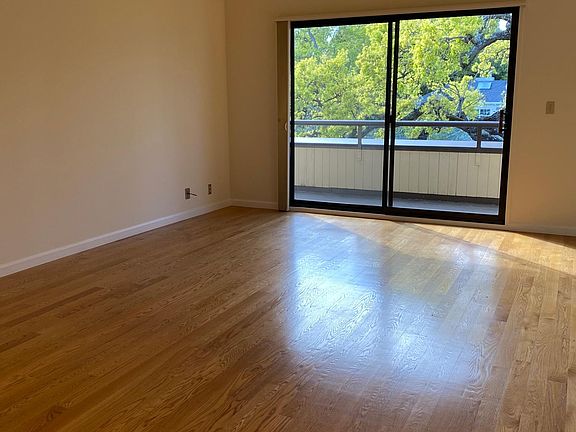 2nd image of 726 Oak Grove Ave APT 3