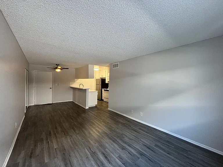 951 S. Oxford Ave. — Photo 34