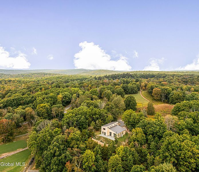 2nd image of 998 Willow Brook Road