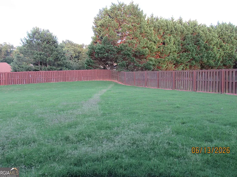 305 Sunderland Cir — Photo 9