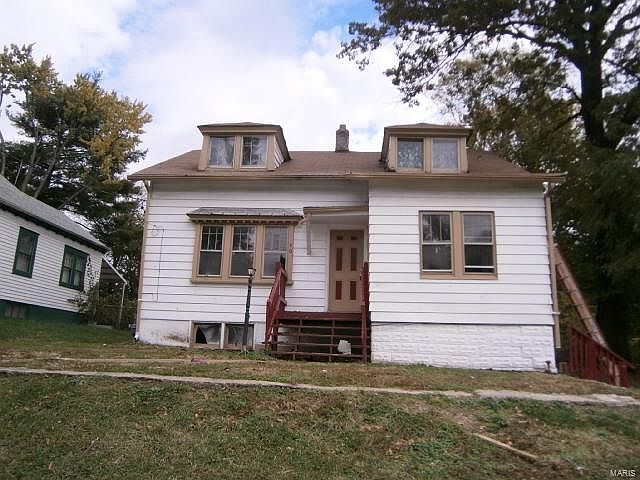 1st image of 40 N Marguerite Ave