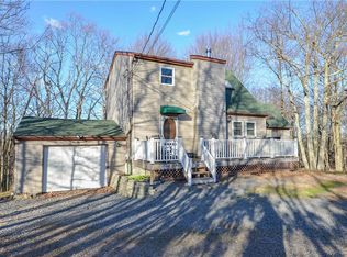 236 Hornbeam Ct, Long Pond, PA