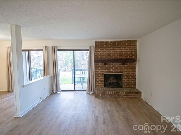 4th image of 11042 Harrowfield Rd