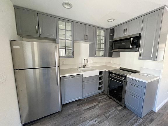 3rd image of 22018 Martinez St