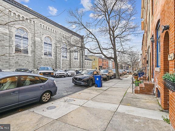 4th image of 2050 Bank St