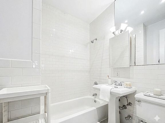 5th image of 340 E 55th St APT 1C