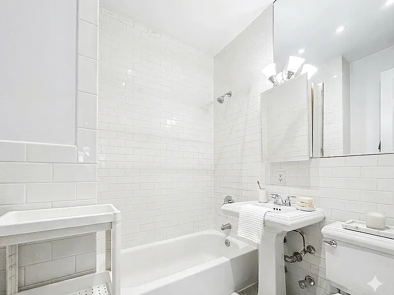 340 E 55th St #1C — Photo 5