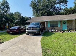 301 Broad St, Waveland, MS 39576