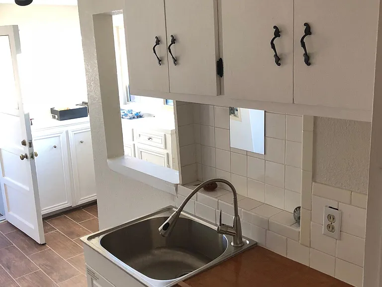 1116 E California Ave — Photo 20