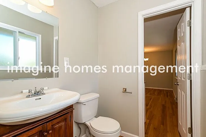 708 Chantilly Ct — Photo 13