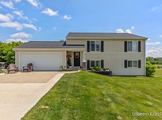 14734 Crescent Meadows Dr, Cedar Springs, MI 49319