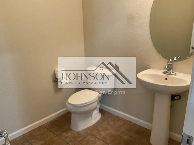 26 S Hidalgo St — Photo 6