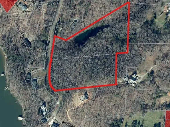 4536 Shoreline Dr, Gainesville, GA 30506