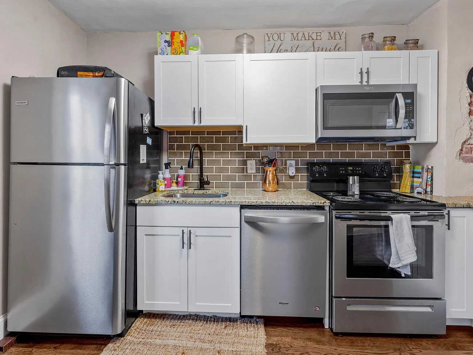 2 bed, 787 sqft, $1,700 — Photo 4