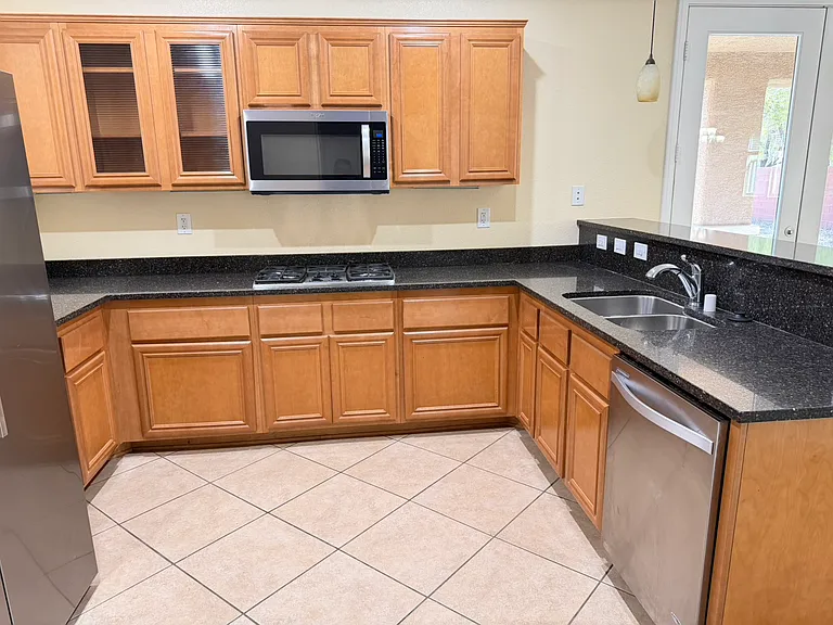 5450 Pinecroft Dr — Photo 6