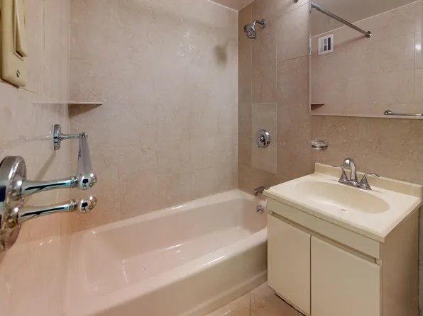 220 East 63rd Street image 7 of 14