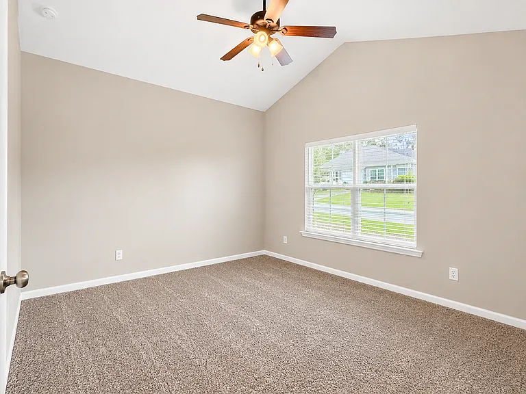 103 Marshall Ct — Photo 5