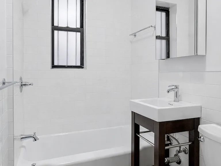 350 E 54th St #2H — Photo 6