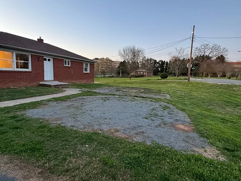 317 Clark Blvd — Photo 24