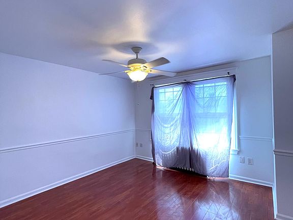 3rd image of 3519 Englewood St