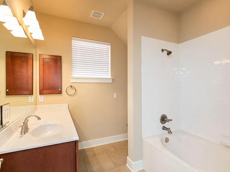 1601 Miriam Ave #301 — Photo 13