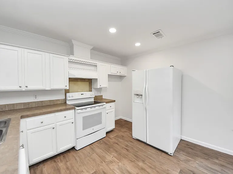6526 Carver Rd #A — Photo 10