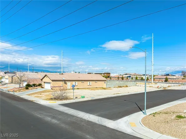 664 Miller Ave, North Las Vegas, NV 89030