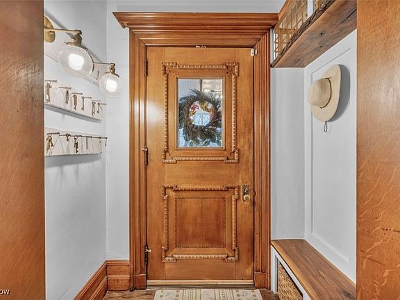5th image of 146 Harrison St