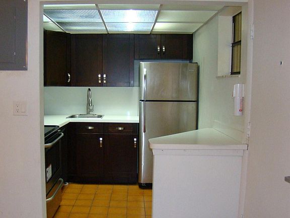 4th image of 2545 S Bayshore Dr APT 209